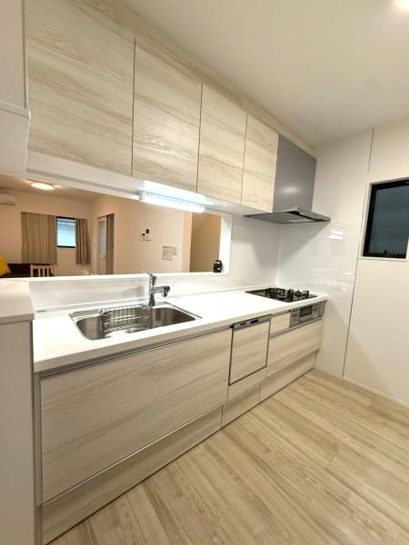 ���{���s�����ߋ�4���ڂ̐V�z��ˌ��ẴL�b�`��