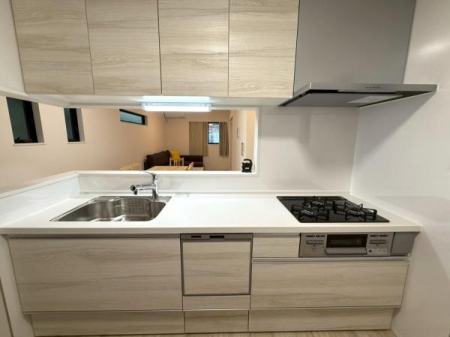 ���{���s�����ߋ�4���ڂ̐V�z��ˌ��ẴL�b�`��