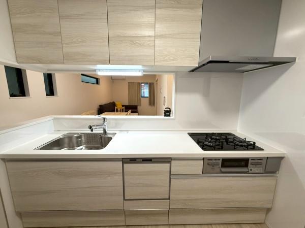 ���{���s�����ߋ�4���ڂ̐V�z��ˌ��ẴL�b�`��