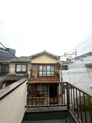 ���{���s���Z�g�擒��4���ڂ̒��Ãe���X�n�E�X�̏Z�˂���̒��]�ʐ^