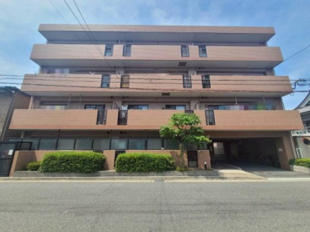 ���Ɍ����s������2���ڂ̒��Ã}���V�����̌��n�O�ώʐ^