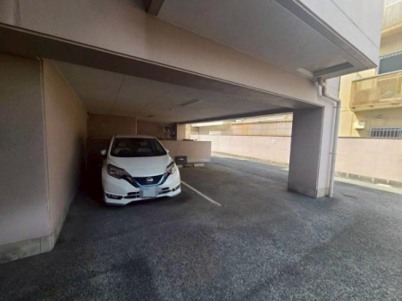 ���Ɍ����s������2���ڂ̒��Ã}���V�����̉摜