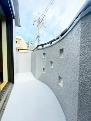 ���{���s�����\�O��4���ڂ̒��È�ˌ��Ẵo���R�j�[