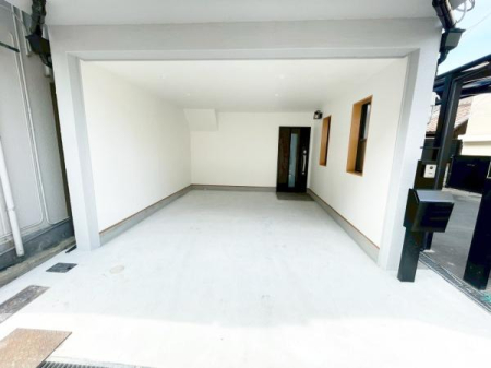 ���{���s�����\�O��4���ڂ̒��È�ˌ��Ă̒��ԏ�