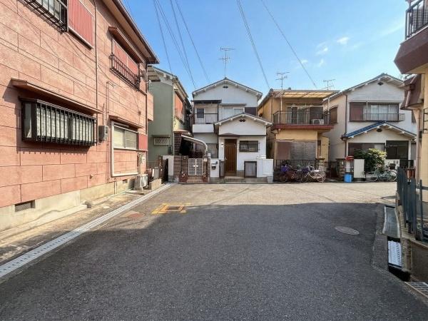 ���{�哌�s��2���ڂ̓y�n�̑O�ʓ��H�܂ތ��n�ʐ^