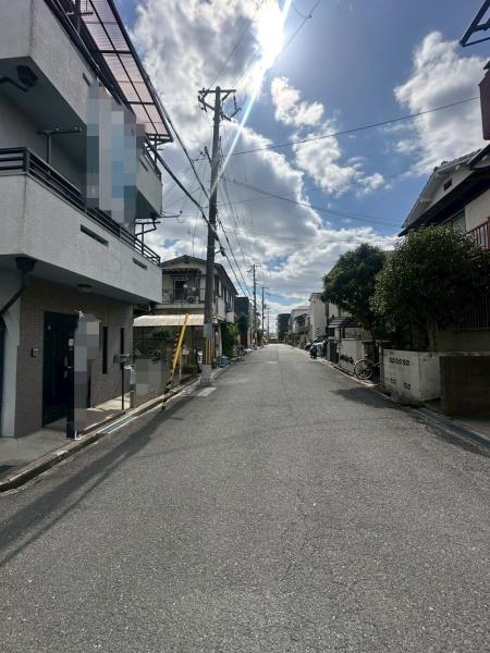 ���{�Q����s���H�k���̒��È�ˌ��Ă̑O�ʓ��H�܂ތ��n�ʐ^