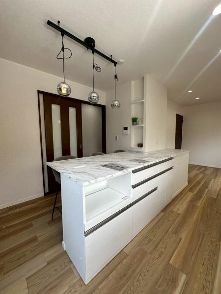 ���{�Q����s���H�k���̒��È�ˌ��Ẵ��r���O