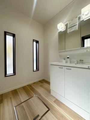 ���{�Q����s���H�k���̒��È�ˌ��Ă̗m��