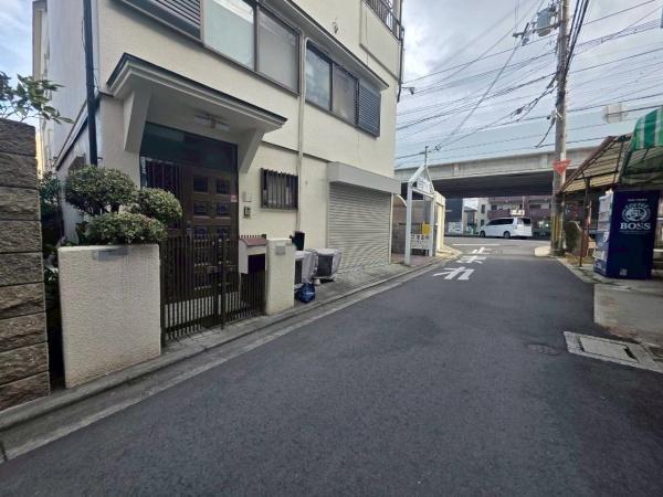 ���{��^�s��Ւ��̓y�n�̑O�ʓ��H�܂ތ��n�ʐ^