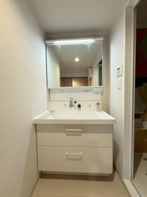 ���{�����s����c3���ڂ̒��Ã}���V�����̐��ʑ�E���ʏ�