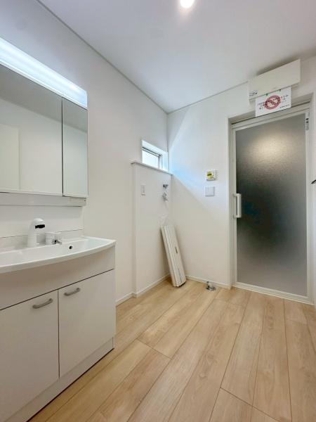 ���{�Q����s�������̐V�z��ˌ��Ă̐��ʑ�E���ʏ�