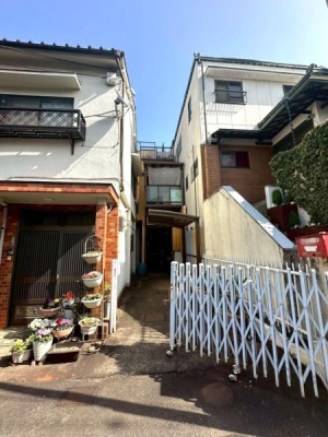 ���{���s����撆�쓌2���ڂ̒��È�ˌ��Ă̌��n�O�ώʐ^