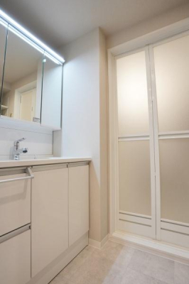 ���{���s�����V�k��1���ڂ̒��Ã}���V�����̐��ʑ�E���ʏ�