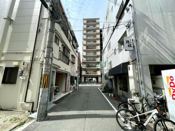 ���{���s�����V����3���ڂ̓y�n�̑O�ʓ��H�܂ތ��n�ʐ^