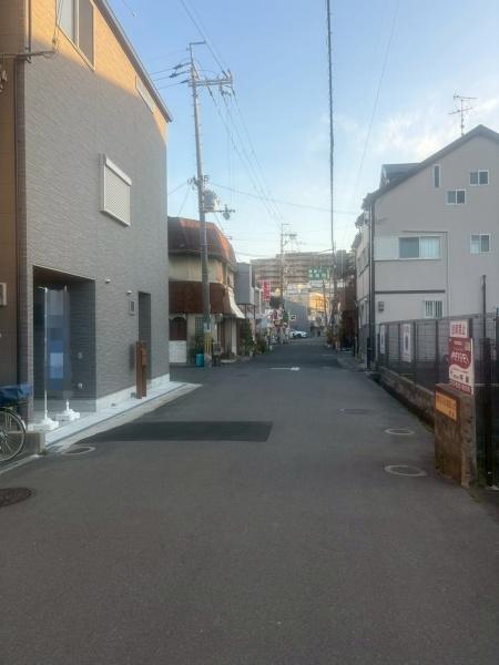 ���{�Q����s���h�����̐V�z��ˌ��Ă̑O�ʓ��H�܂ތ��n�ʐ^