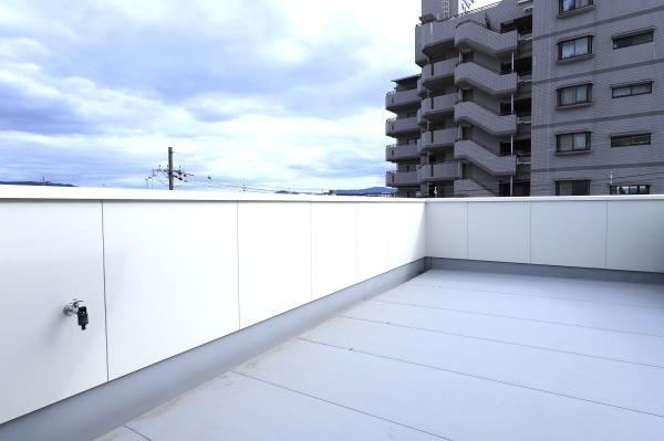 大阪府大阪市平野区長吉六反4丁目の中古一戸建てのバルコニー