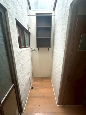 ���{��s����l���ΒÒ���4���̒��Ãe���X�n�E�X�̐��ʑ�E���ʏ�