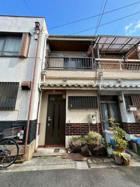 大阪府堺市西区浜寺石津町東4丁の中古テラスハウスの現地外観写真