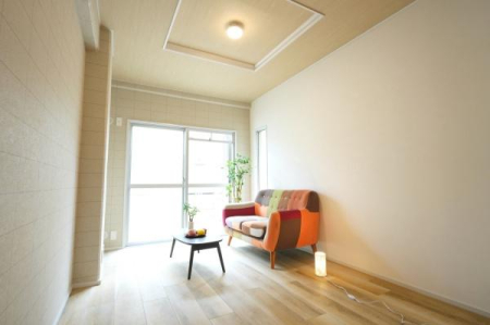 ���{�L���s��������1���ڂ̒��Ãe���X�n�E�X�̃��r���O