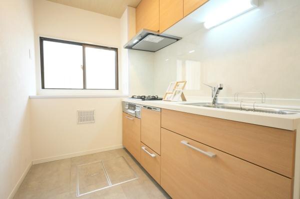 ���{�L���s��������1���ڂ̒��Ãe���X�n�E�X�̃L�b�`��