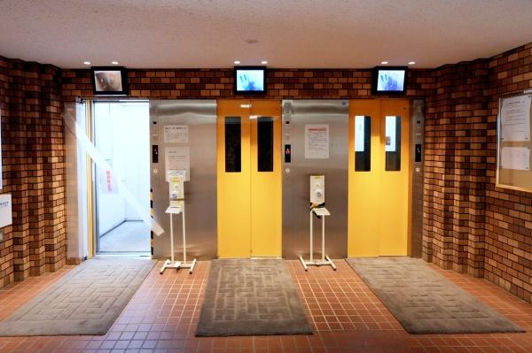 ���{���s����搼�{��3���ڂ̒��Ã}���V�����̃G���g�����X