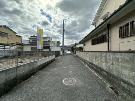 ���{�Q����s�x�a3���ڂ̓y�n�̑O�ʓ��H�܂ތ��n�ʐ^