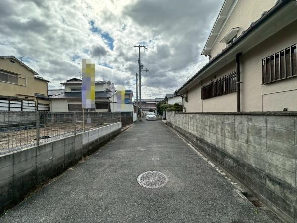 ���{�Q����s�x�a3���ڂ̓y�n�̑O�ʓ��H�܂ތ��n�ʐ^