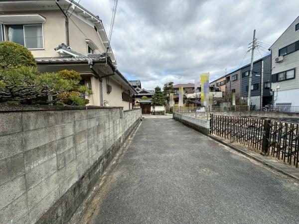 ���{�Q����s�x�a3���ڂ̓y�n�̑O�ʓ��H�܂ތ��n�ʐ^