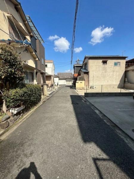 ���{�����s��]�{��4���ڂ̓y�n�̑O�ʓ��H�܂ތ��n�ʐ^