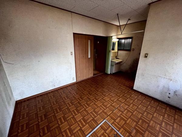 ���{�Q����s���c�쒬�̒��È�ˌ��Ẵ��r���O