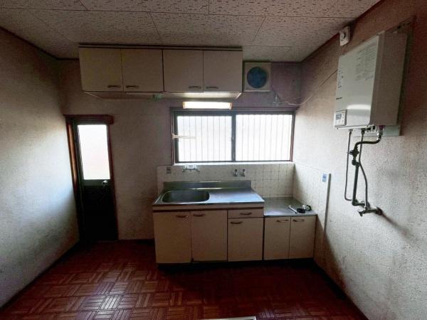 ���{�Q����s���c�쒬�̒��È�ˌ��Ẵ��r���O