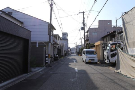 ���{���s���Z�g��k�c��6���ڂ̓y�n�̑O�ʓ��H�܂ތ��n�ʐ^