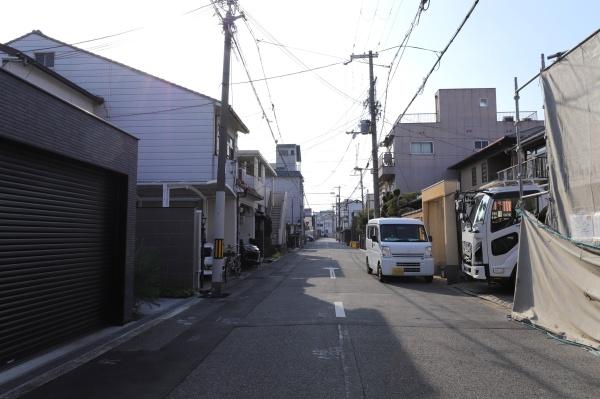 ���{���s���Z�g��k�c��6���ڂ̓y�n�̑O�ʓ��H�܂ތ��n�ʐ^