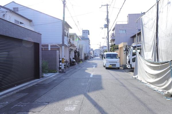 ���{���s���Z�g��k�c��6���ڂ̓y�n�̑O�ʓ��H�܂ތ��n�ʐ^