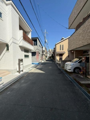 ���{�Q����s���V���̐V�z��ˌ��Ă̑O�ʓ��H�܂ތ��n�ʐ^