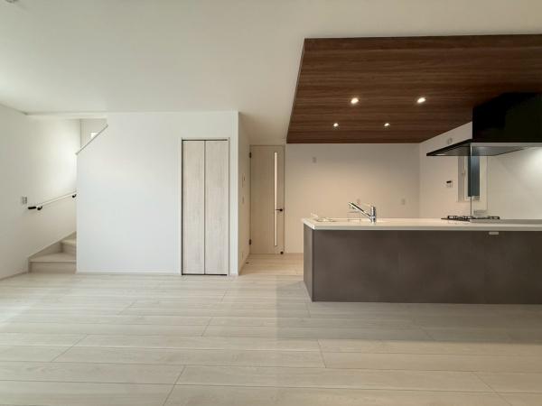 ���{�Q����s���V���̐V�z��ˌ��Ẵ��r���O