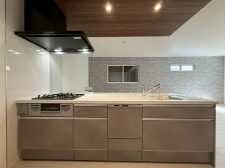 ���{�Q����s���V���̐V�z��ˌ��ẴL�b�`��