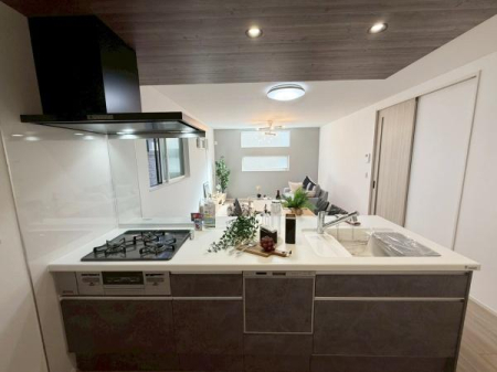 ���{�Q����s���V���̐V�z��ˌ��ẴL�b�`��