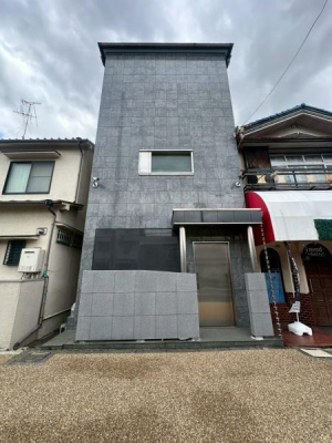 ���{����s������3���ڂ̒��È�ˌ��Ă̌��n�O�ώʐ^