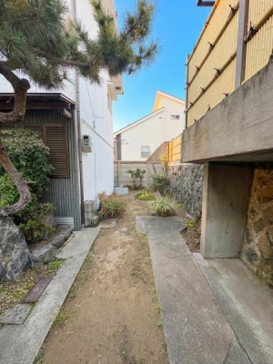 ���{�����s���L�Y���̒��È�ˌ��Ă̒��ԏ�