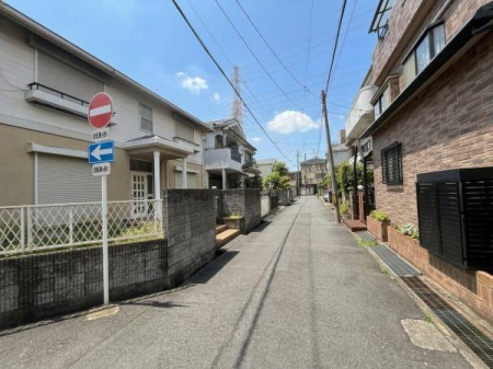 ���{���Ύs���̗����̓y�n�̑O�ʓ��H�܂ތ��n�ʐ^