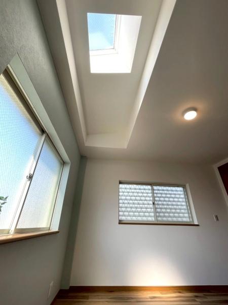 ���{���s����敽�쓌1���ڂ̒��È�ˌ��Ă̗m��