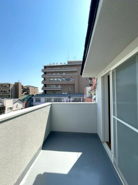 ���{���s����敽�쓌1���ڂ̒��È�ˌ��Ẵo���R�j�[