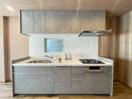 ���{���s����敽�쓌1���ڂ̒��È�ˌ��ẴL�b�`��