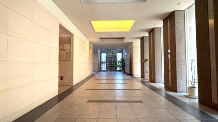 ���{���s����敽�쓌1���ڂ̒��Ã}���V�����̃G���g�����X