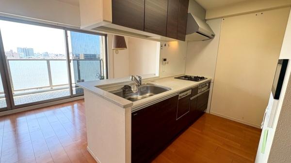 ���{���s����敽�쓌1���ڂ̒��Ã}���V�����̃L�b�`��