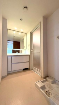 ���{���s����敽�쓌1���ڂ̒��Ã}���V�����̐��ʑ�E���ʏ�