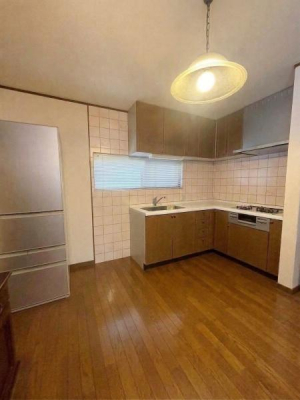 ���{�����s�V�㏬��̒��È�ˌ��Ẵ��r���O