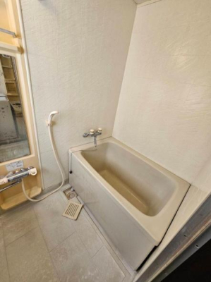 ���{���s������A��1���ڂ̒��È�ˌ��Ă̗���