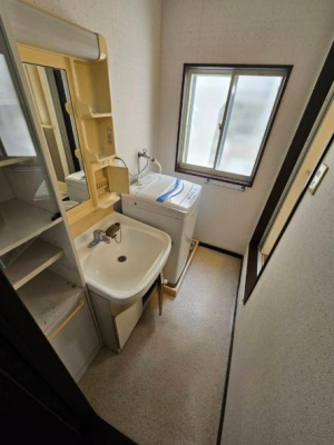 ���{���s������A��1���ڂ̒��È�ˌ��Ă̐��ʑ�E���ʏ�